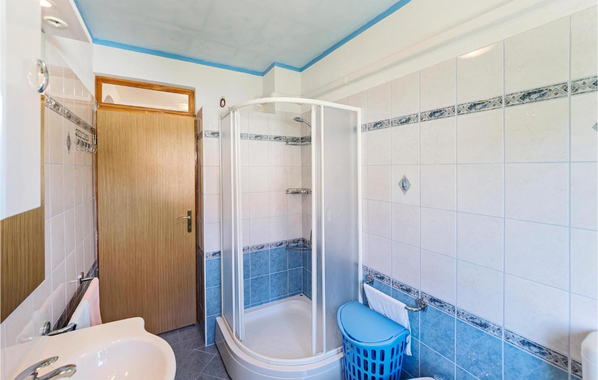 2 Bedroom Lovely Apartment In Labin Labin  Exterior foto